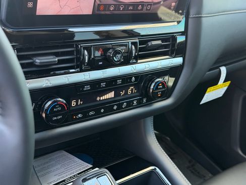 New 2026 Nissan Pathfinder SL FWD image 25
