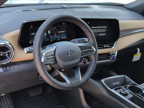 New 2026 Chevrolet Equinox ACTIV w/ Convenience Package III FWD image 10