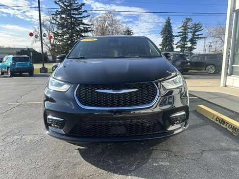 New 2026 Chrysler Pacifica Limited image 5