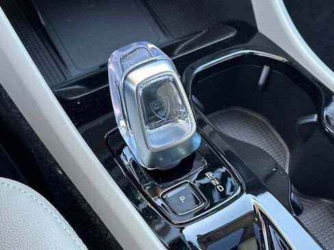 New 2026 Volvo XC40 B4 Plus w/ Climate Package FWD image 22