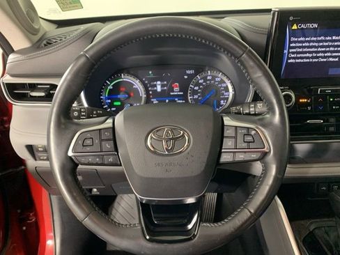 Used 2021 Toyota Highlander Platinum image 24