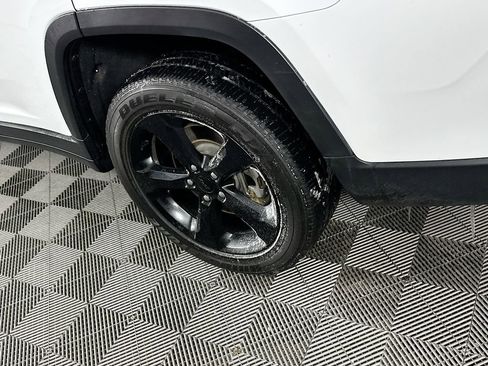 Certified 2023 Jeep Grand Cherokee L Laredo image 43