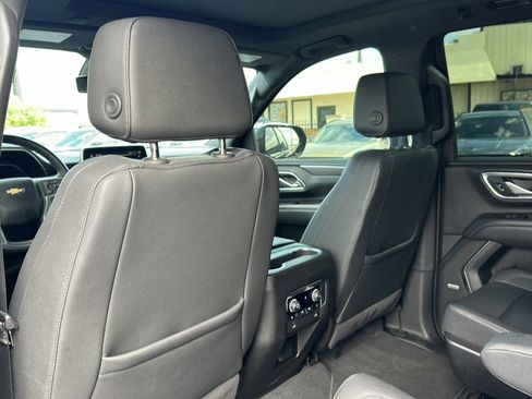 Used 2024 Chevrolet Tahoe LT w/ LT Signature Package RWD image 18
