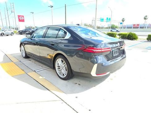 Used 2025 BMW 530i image 6
