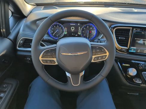 New 2026 Chrysler Pacifica Select image 31