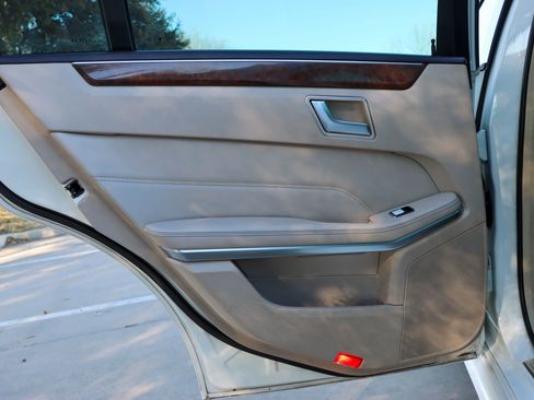 Used 2014 Mercedes-Benz E 350 Sedan image 12