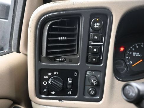 Used 2005 Chevrolet Suburban Z71 w/ Preferred Equipment Group AWD/4WD image 21