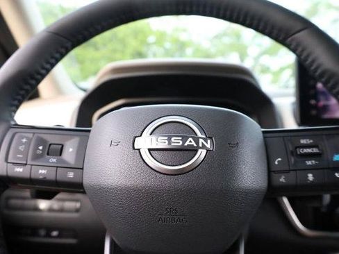 Certified 2025 Nissan Rogue SL w/ Tech Package AWD/4WD image 11