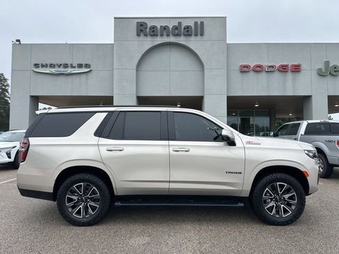 Used 2024 Chevrolet Tahoe Z71 w/ Luxury Package AWD/4WD image 8