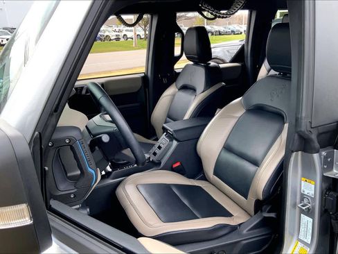 Used 2024 Ford Bronco Wildtrak image 9