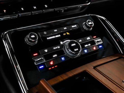 Used 2023 Lincoln Navigator L Reserve image 16