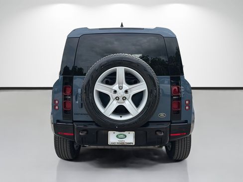 Used 2022 Land Rover Defender 110 X-Dynamic SE AWD/4WD image 4