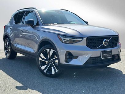 New 2026 Volvo XC40 B5 Ultra w/ Climate Package