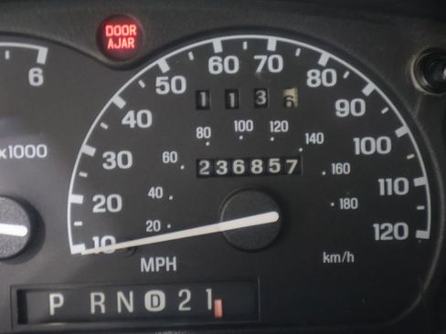 Used 2000 Ford Explorer XL AWD/4WD image 3
