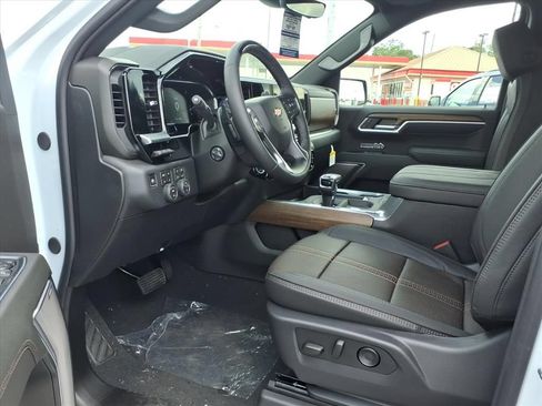 New 2026 Chevrolet Silverado 1500 High Country w/ Technology Package AWD/4WD image 9