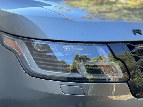 Used 2018 Land Rover Range Rover HSE image 14