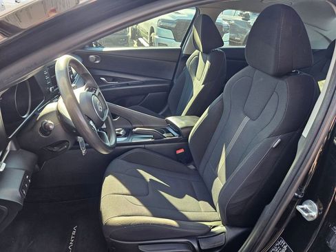 Used 2022 Hyundai Elantra SE w/ Cargo Package image 12