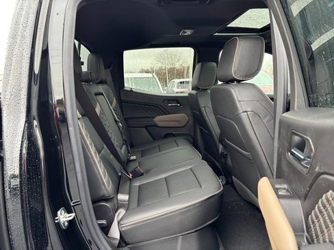 New 2026 GMC Canyon Denali w/ LPO, Denali Black Edition image 7