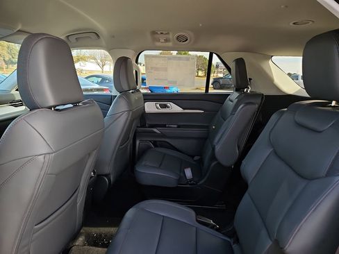 New 2026 Ford Explorer Active w/ Active Comfort Package image 19