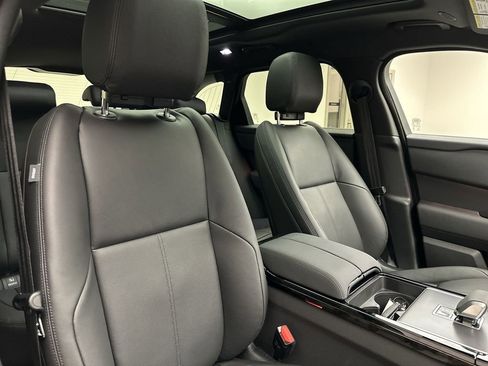 Certified 2024 Land Rover Range Rover Velar Dynamic SE image 3