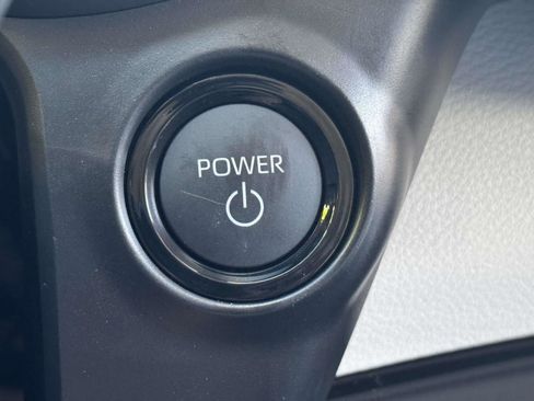 Used 2025 Toyota Sienna LE FWD image 24