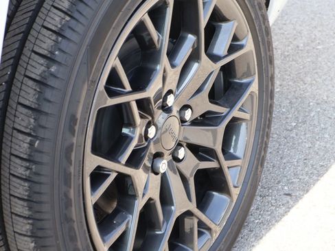 New 2026 Jeep Grand Cherokee L Summit AWD/4WD image 40