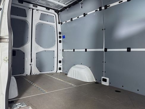 Used 2023 Mercedes-Benz Sprinter 2500 image 7