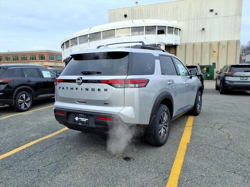 New 2025 Nissan Pathfinder SV w/ Black Appearance Package image 4