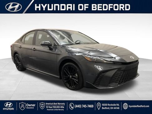 Used 2026 Toyota Camry SE FWD image 3