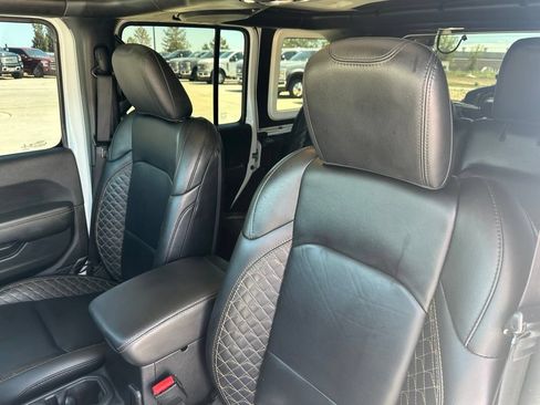 Used 2021 Jeep Wrangler Unlimited Sahara AWD/4WD image 17