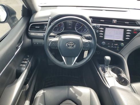 Used 2020 Toyota Camry SE image 25