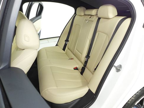 Certified 2025 BMW 330i Sedan w/ M Sport Package RWD image 21
