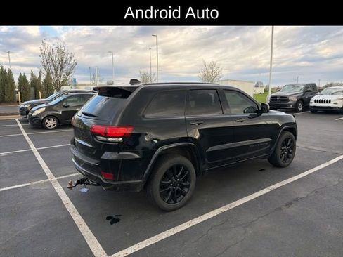 Used 2018 Jeep Grand Cherokee Altitude image 4