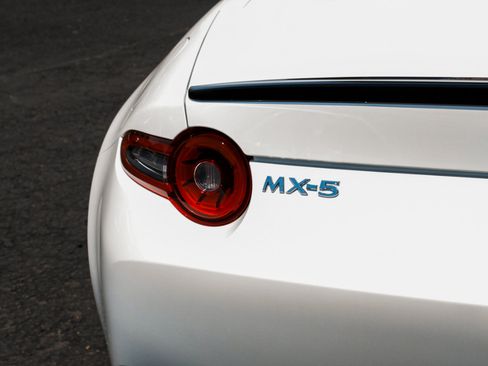 New 2026 MAZDA MX-5 Miata Club w/ Brembo/BBS Recaro Package RWD image 28