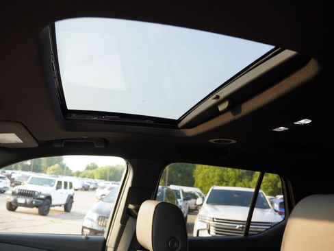 Certified 2023 Chevrolet Traverse RS AWD/4WD image 5