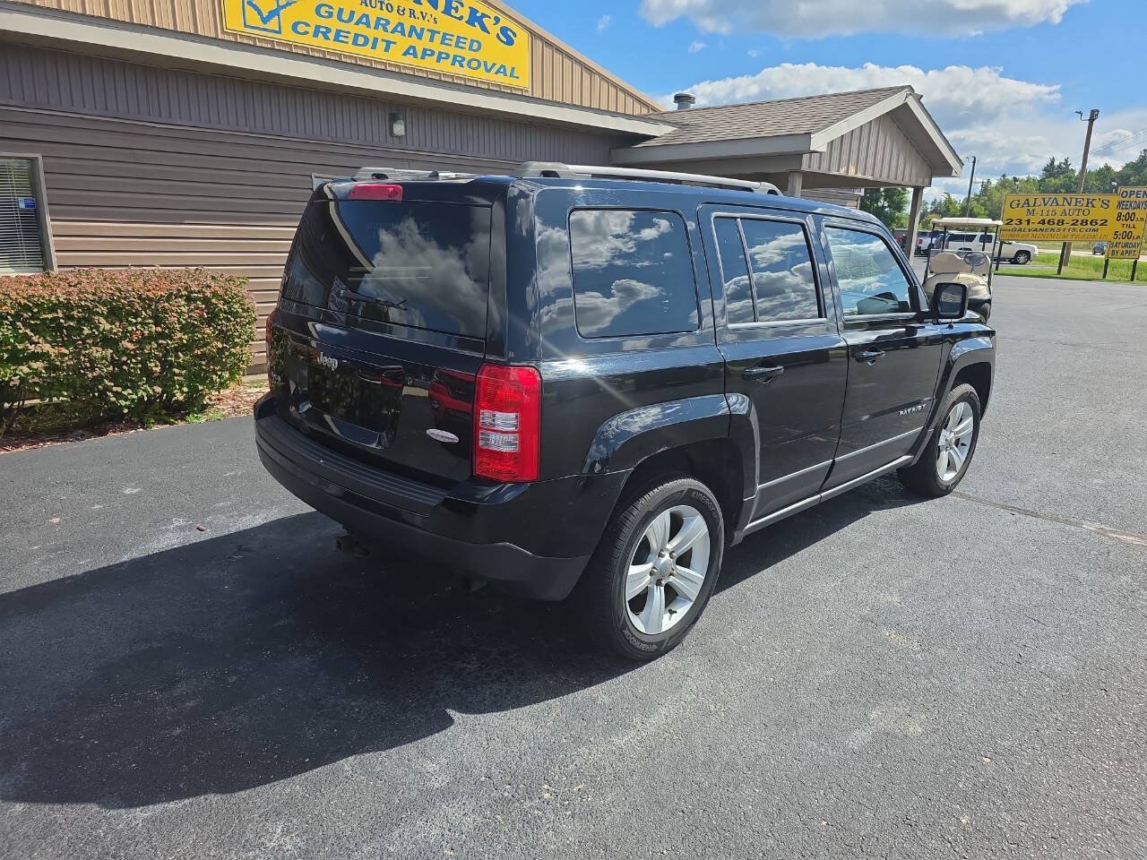 Used 2014 Jeep Patriot Latitude w/ Mopar Trailer Tow Group AWD/4WD image 6