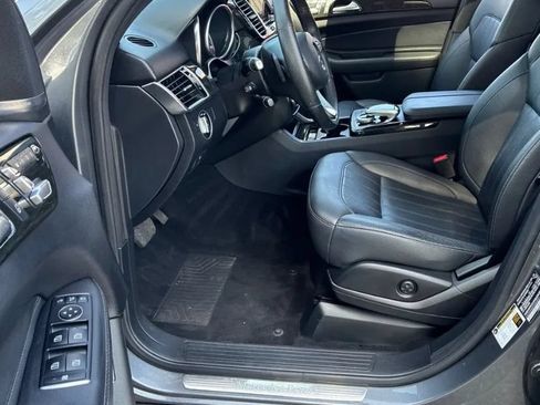 Used 2017 Mercedes-Benz GLE 350 4MATIC image 3