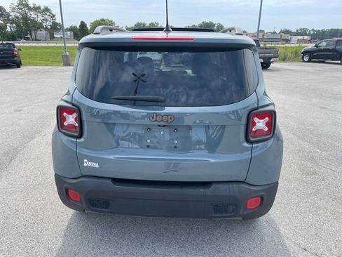 Used 2016 Jeep Renegade 75th Anniversary FWD image 8