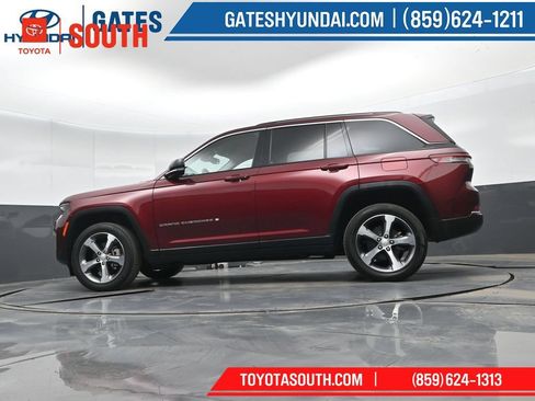 Used 2023 Jeep Grand Cherokee Limited AWD/4WD image 40