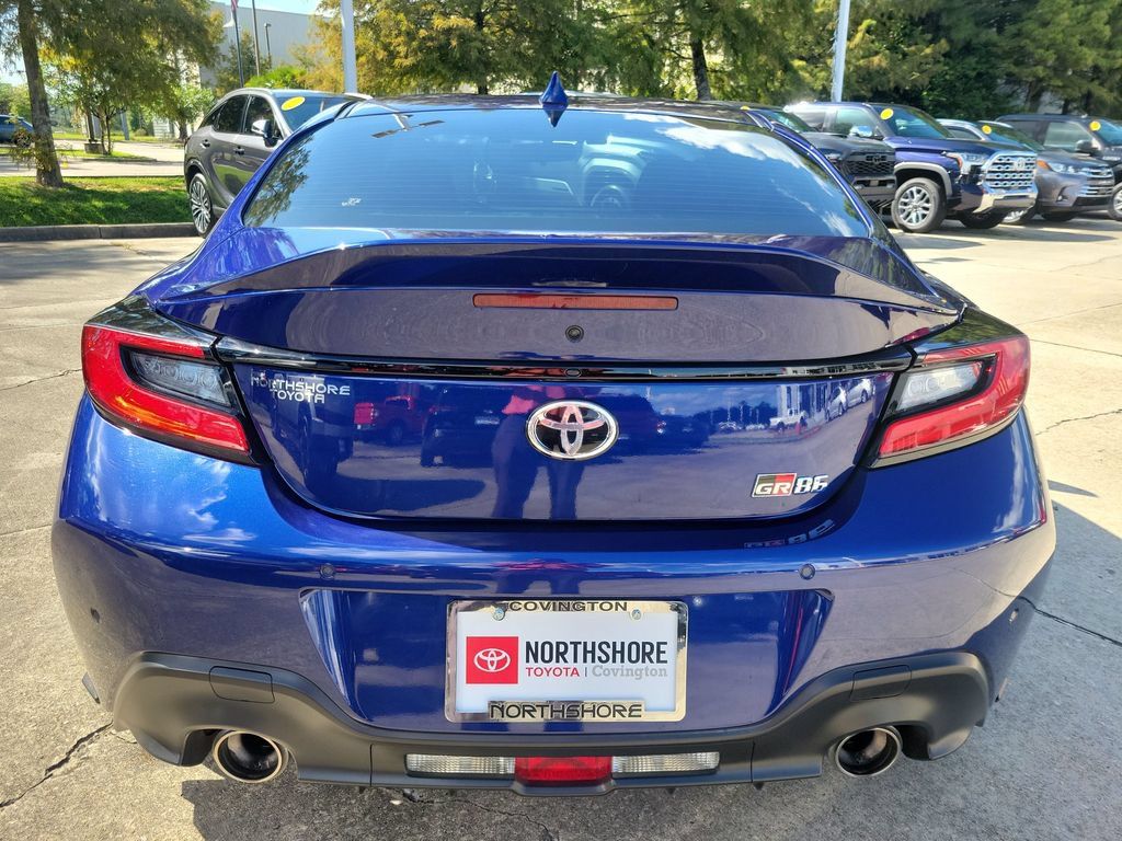 Used 2023 Toyota GR86 Premium RWD image 5