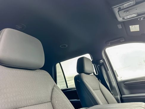 Used 2025 Chevrolet Tahoe LS AWD/4WD image 17