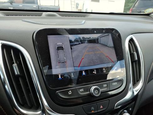 Used 2024 Chevrolet Equinox Premier FWD image 16