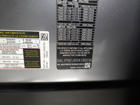 Used 2024 Land Rover Range Rover Sport SE image 38