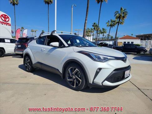 Certified 2022 Toyota C-HR Limited image 2