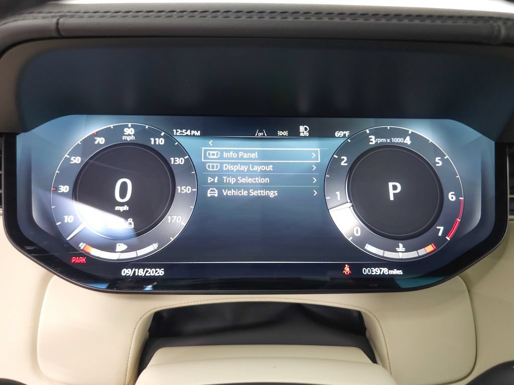Used 2025 Land Rover Range Rover SE AWD/4WD image 13