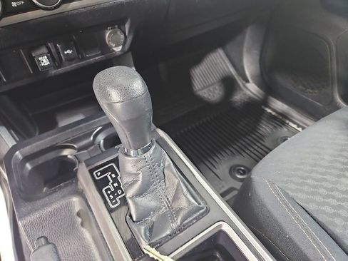 Used 2021 Toyota Tacoma SR5 w/ Trail Edition AWD/4WD image 23