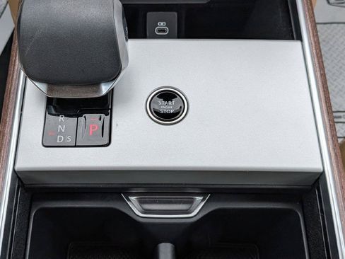 Used 2025 Land Rover Range Rover SE AWD/4WD image 20