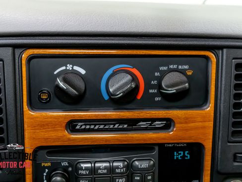 Used 1996 Chevrolet Impala SS RWD image 82