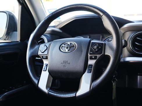 Used 2019 Toyota Tacoma SR5 image 17