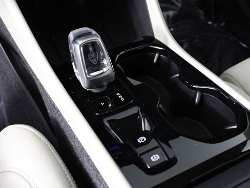 Used 2026 Volvo XC40 B5 Plus w/ Protection Package Premier image 15